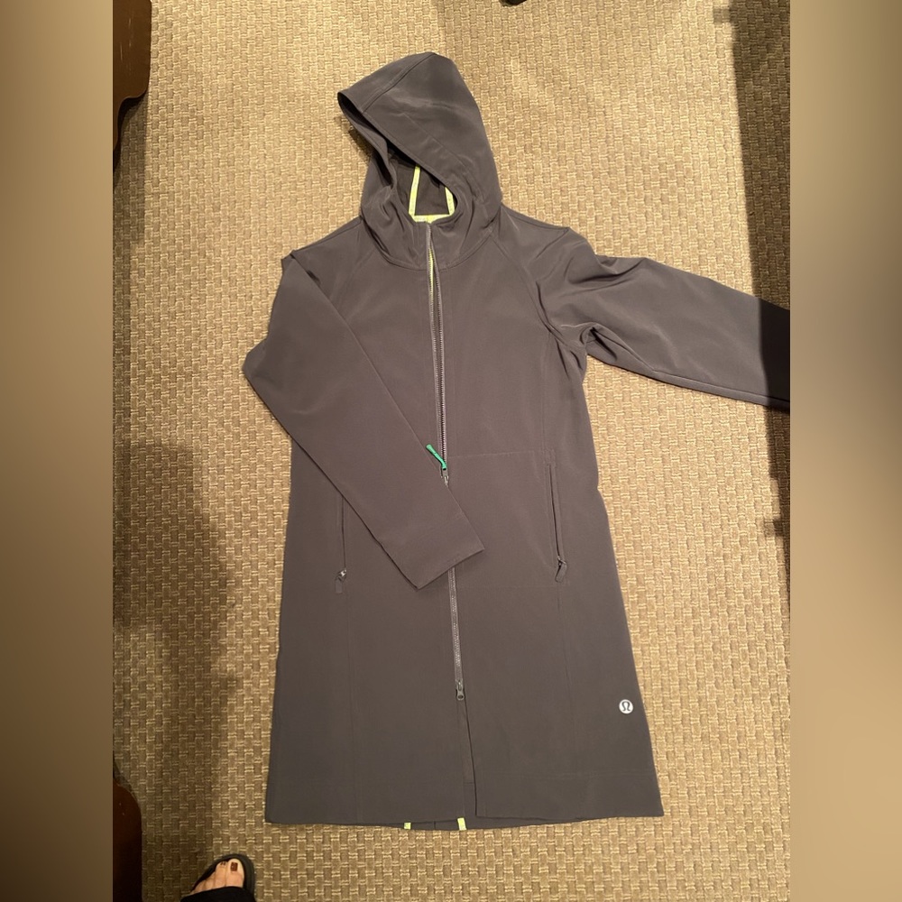 Lululemon raincoat